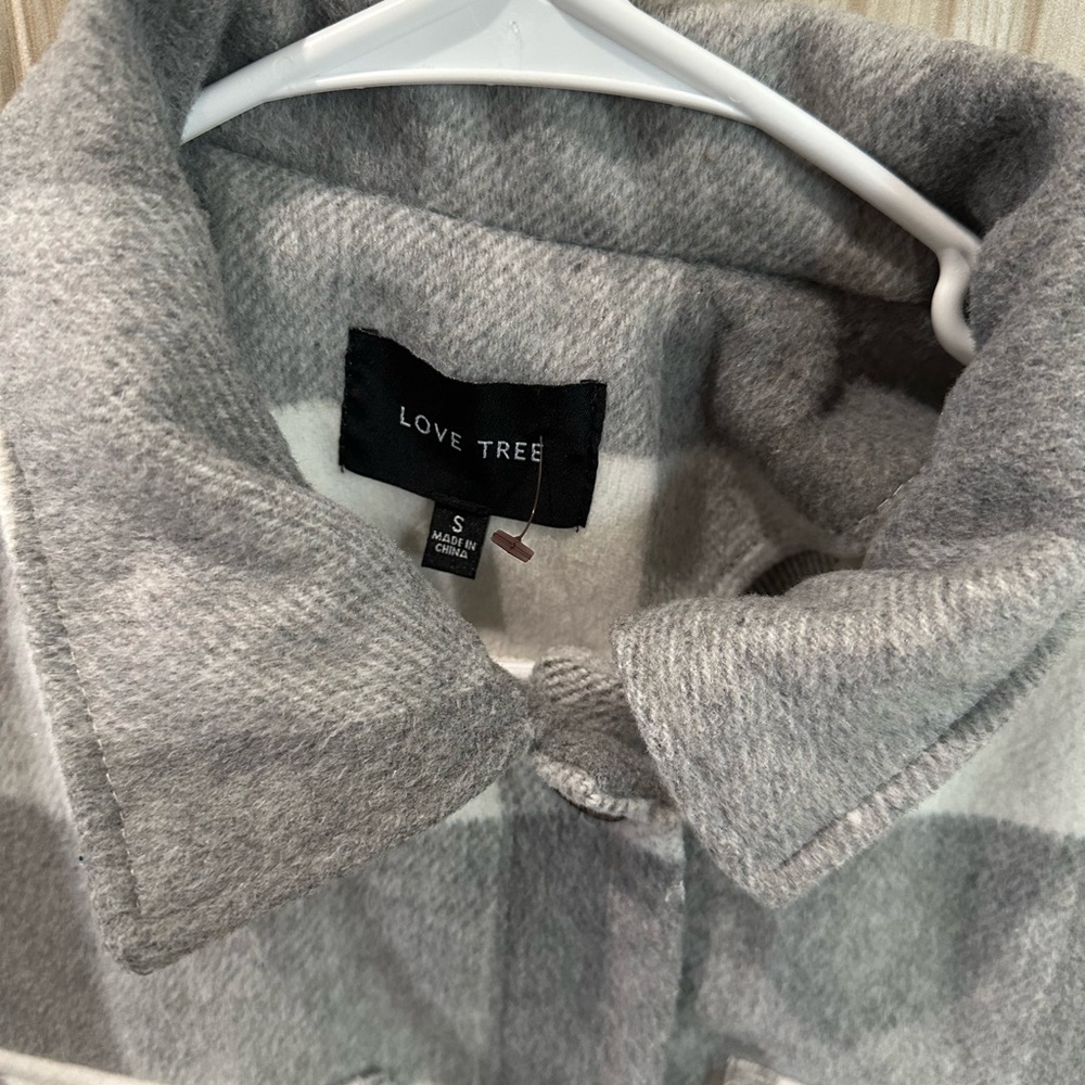 Grey & White Buffalo Check Shacket Sz Small Love Tree Oversized - Picture 3 of 8